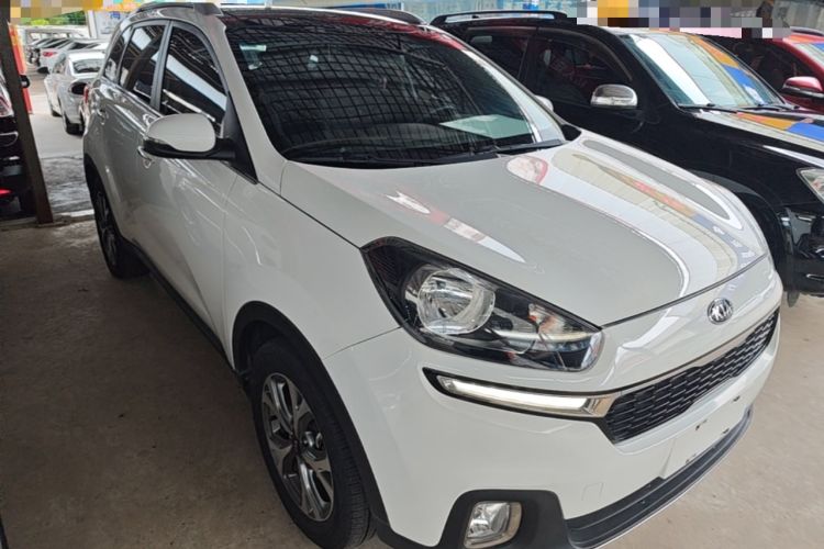 Used Kia KX3 2015 1.6L Automatic Two-Wheel Drive DLX Front Right 45 Deg
