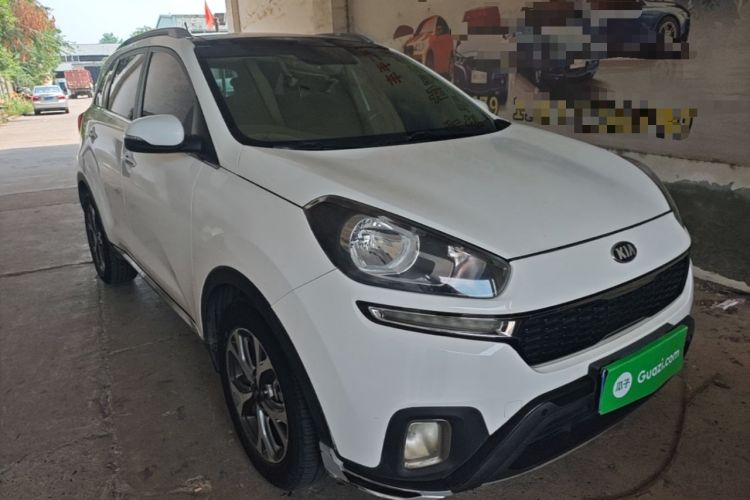 Used Kia KX3 2015 1.6L Automatic Two-Wheel Drive DLX Front Right 45 Deg