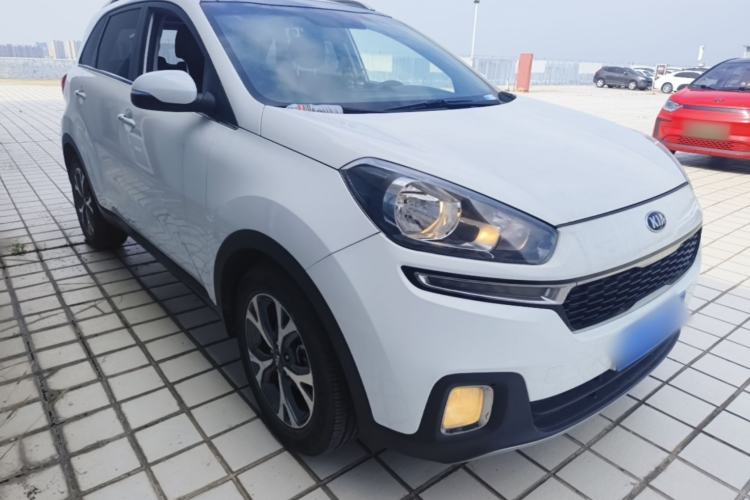 Used Kia KX3 2015 1.6L Automatic Two-Wheel Drive DLX Front Right 45 Deg