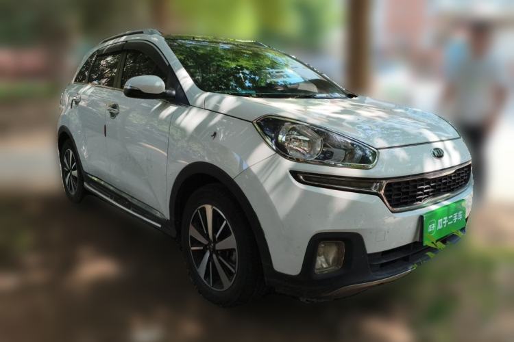 Used Kia KX3 2015 1.6T Automatic Two-Wheel Drive DLX Front Right 45 Deg