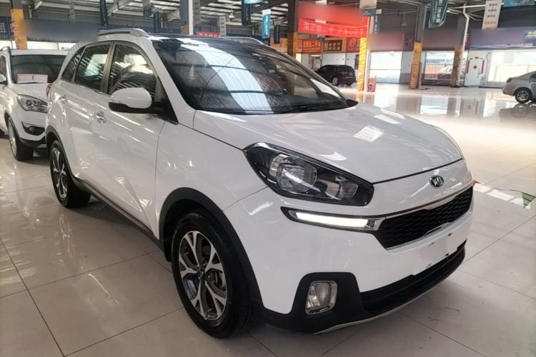 Used Kia KX3 2015 1.6L Automatic Two-Wheel Drive DLX Front Right 45 Deg