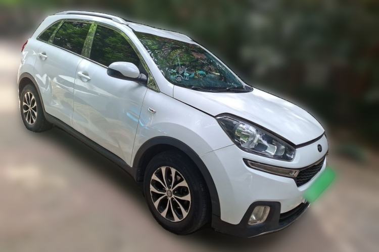 Used Kia KX3 2015 1.6L Automatic Two-Wheel Drive GLS Front Right 45 Deg