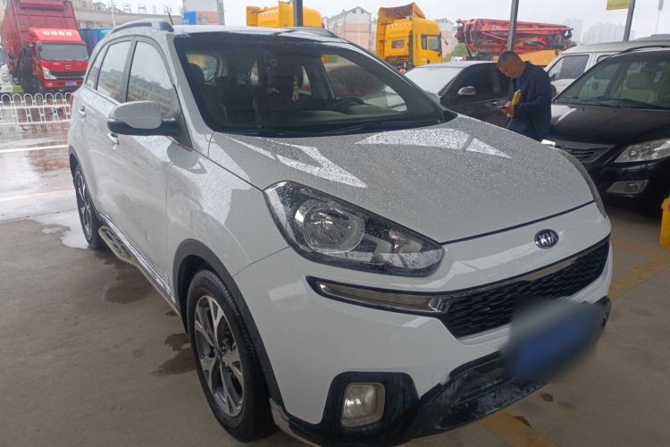 Used Kia KX3 2015 1.6L Automatic Two-Wheel Drive DLX Front Right 45 Deg