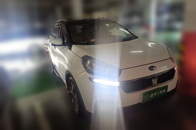 Used Kia KX3 2015 1.6L Automatic Two-Wheel Drive DLX Front Right 45 Deg