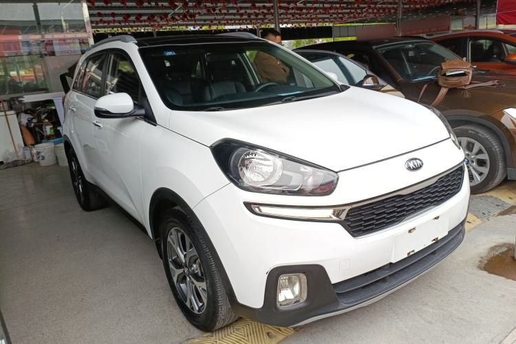 Used Kia KX3 2015 1.6L Automatic Two-Wheel Drive DLX Front Right 45 Deg