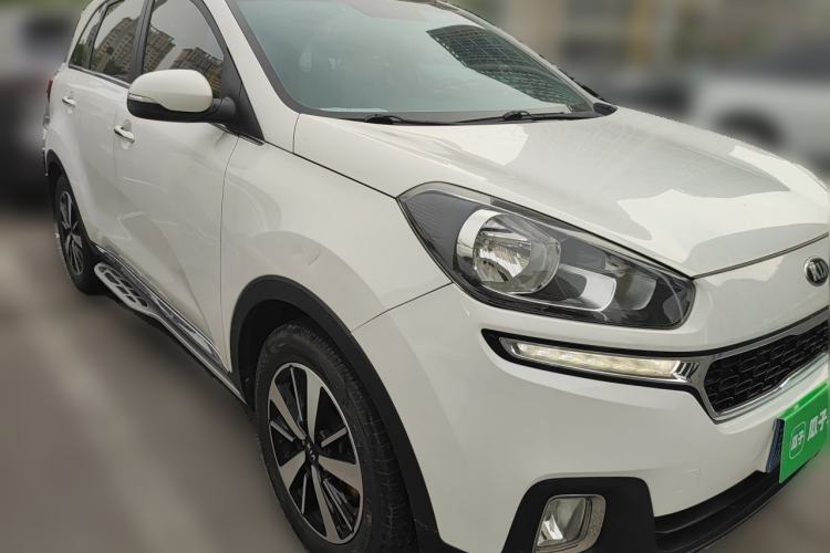 Used Kia KX3 2015 1.6T Automatic Two-Wheel Drive DLX Front Right 45 Deg