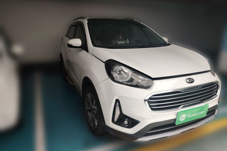 Used Kia KX3 2015 1.6L Automatic Two-Wheel Drive DLX Front Right 45 Deg