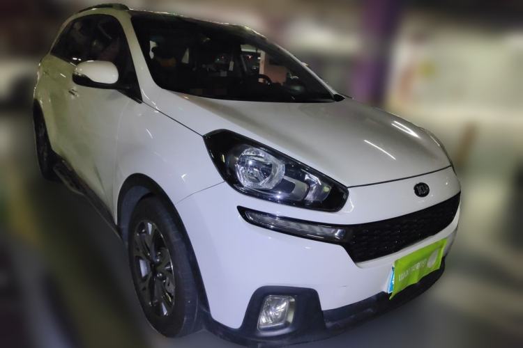 Used Kia KX3 2015 1.6L Automatic Two-Wheel Drive DLX Front Right 45 Deg