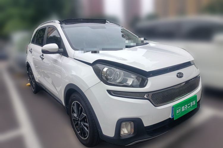 Used Kia KX3 2015 1.6T Automatic Two-Wheel Drive DLX Front Right 45 Deg