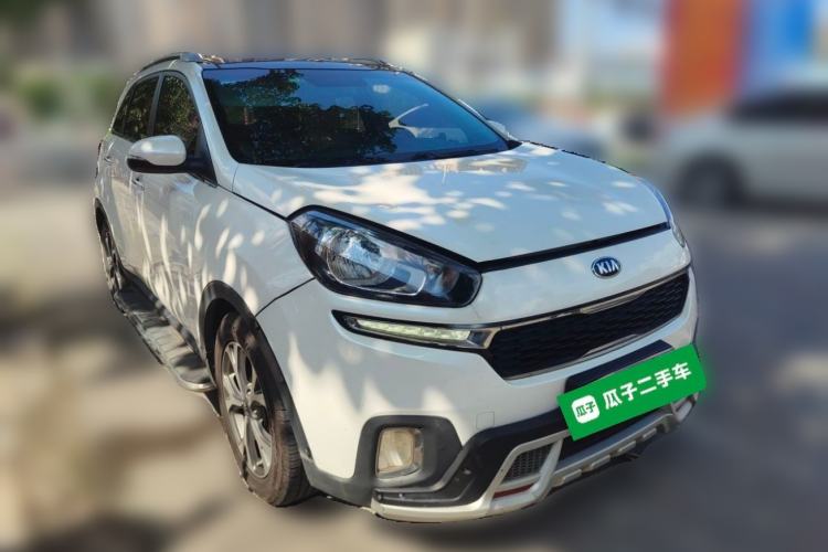 Used Kia KX3 2015 1.6L Automatic Two-Wheel Drive DLX Front Right 45 Deg
