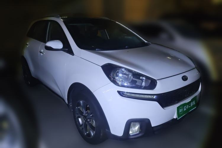 Used Kia KX3 2015 1.6L Automatic Two-Wheel Drive DLX Front Right 45 Deg