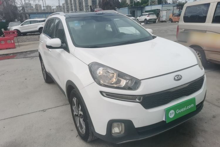 Used Kia KX3 2015 1.6L Automatic Two-Wheel Drive DLX Front Right 45 Deg