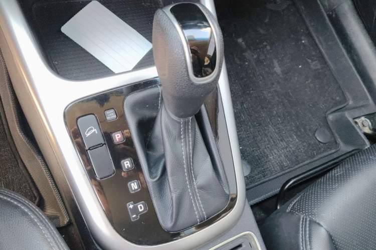 Used Kia KX3 2015 1.6L Automatic Two-Wheel Drive DLX Gear Lever
