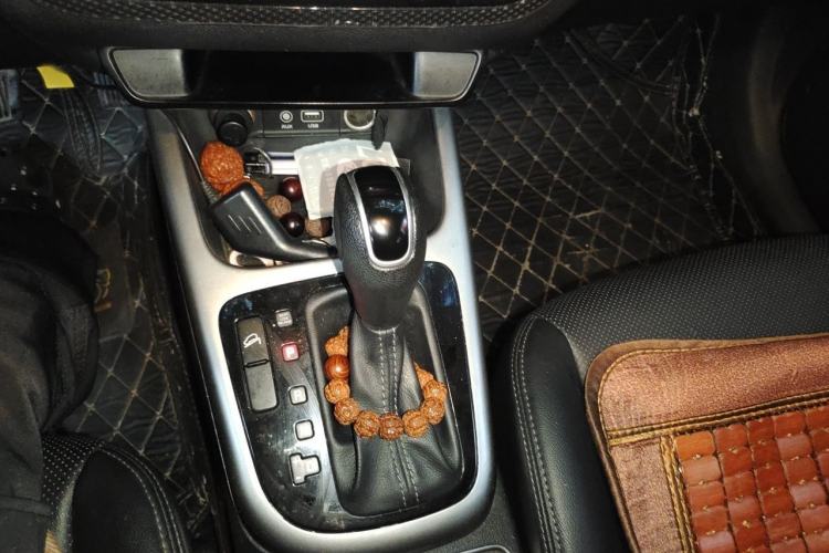 Used Kia KX3 2015 1.6L Automatic Two-Wheel Drive DLX Gear Lever