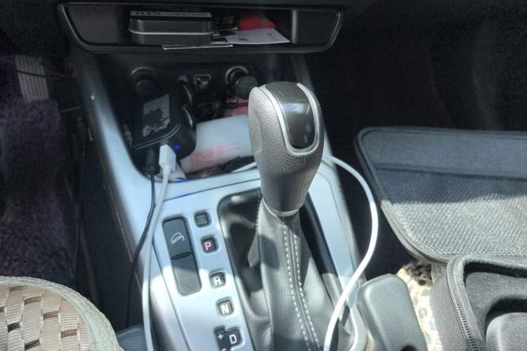 Used Kia KX3 2015 1.6L Automatic Two-Wheel Drive DLX Gear Lever