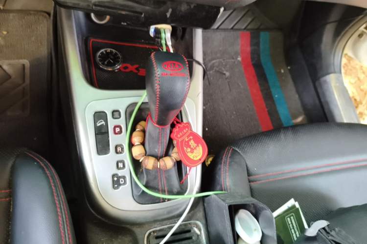 Used Kia KX3 2015 1.6T Automatic Two-Wheel Drive DLX Gear Lever