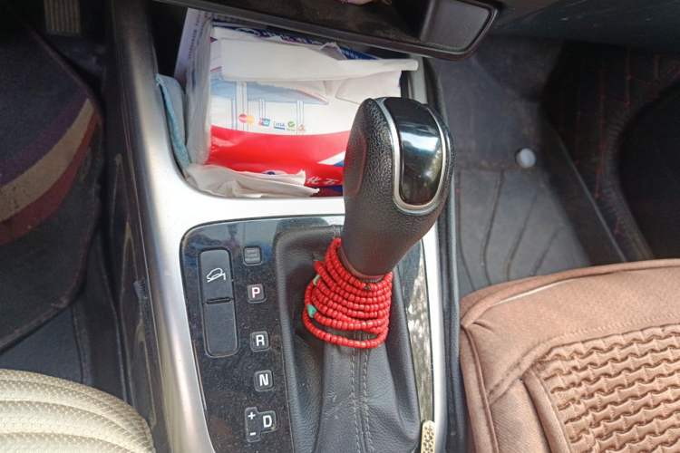 Used Kia KX3 2015 1.6L Automatic Two-Wheel Drive DLX Gear Lever
