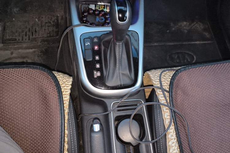 Used Kia KX3 2015 1.6L Automatic Two-Wheel Drive DLX Gear Lever