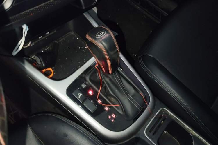 Used Kia KX3 2015 1.6L Automatic Two-Wheel Drive DLX Gear Lever