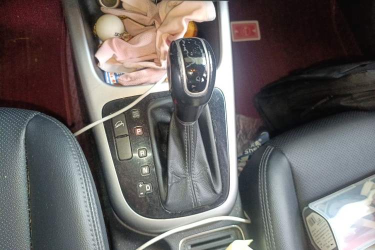 Used Kia KX3 2015 1.6L Automatic Two-Wheel Drive PRM Gear Lever