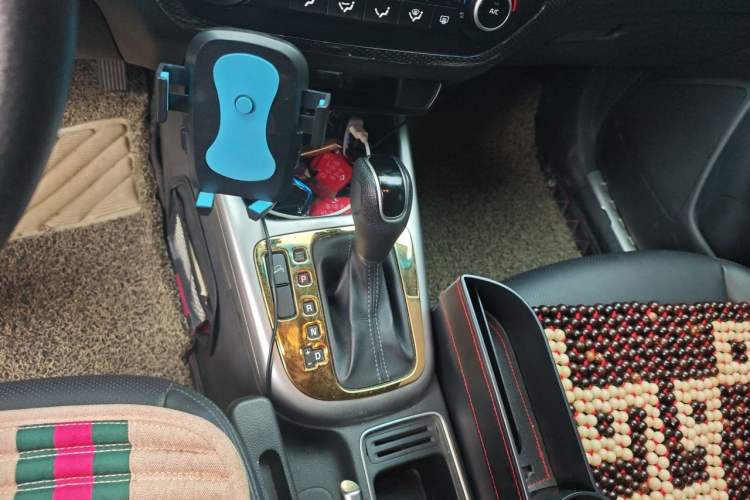Used Kia KX3 2015 1.6L Automatic Two-Wheel Drive DLX Gear Lever