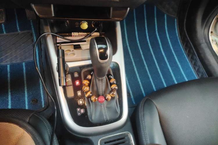 Used Kia KX3 2015 1.6L Automatic Two-Wheel Drive DLX Gear Lever