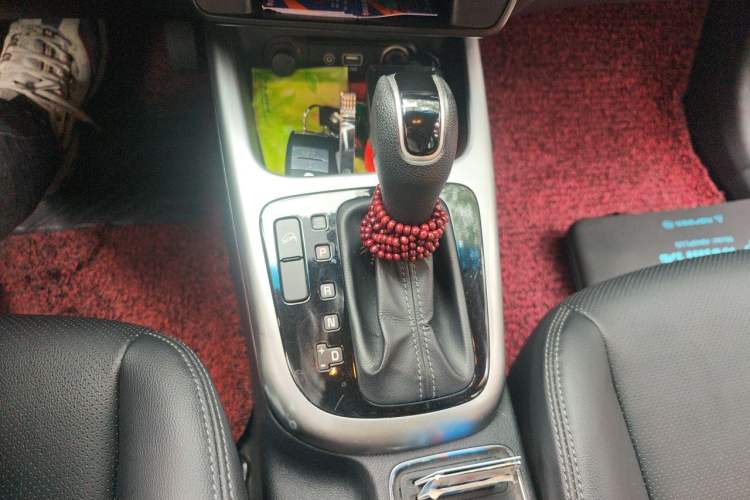Used Kia KX3 2015 1.6L Automatic Two-Wheel Drive DLX Gear Lever