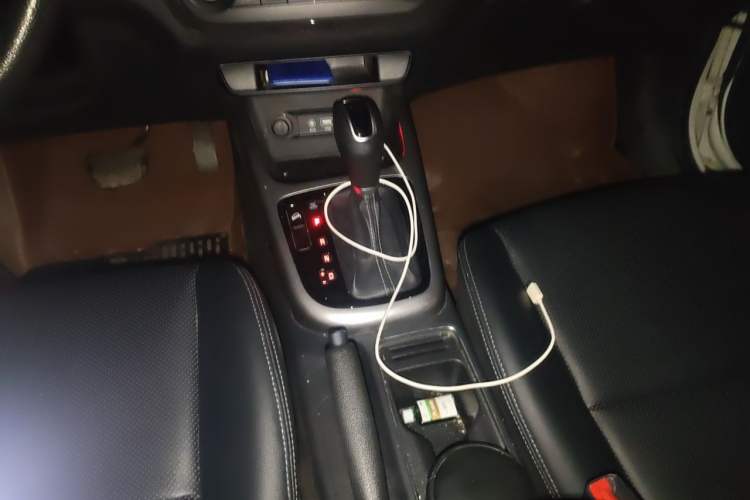 Used Kia KX3 2015 1.6L Automatic Two-Wheel Drive DLX Gear Lever
