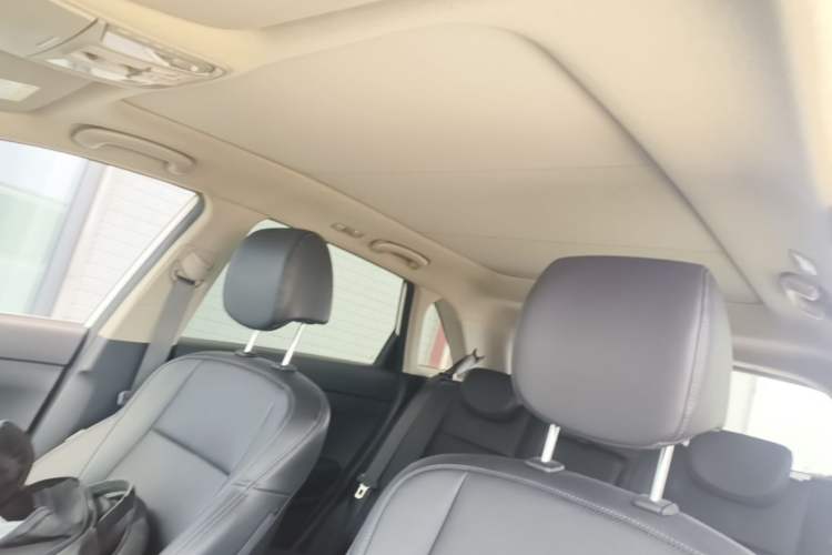 Used Kia KX3 2015 1.6L Automatic Two-Wheel Drive DLX Headliner