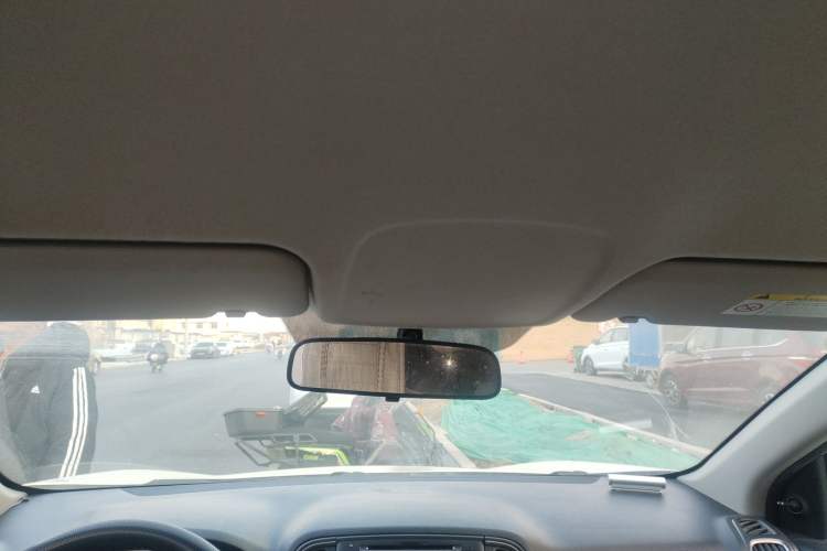 Used Kia KX3 2015 1.6L Manual Two-Wheel Drive GL Headliner