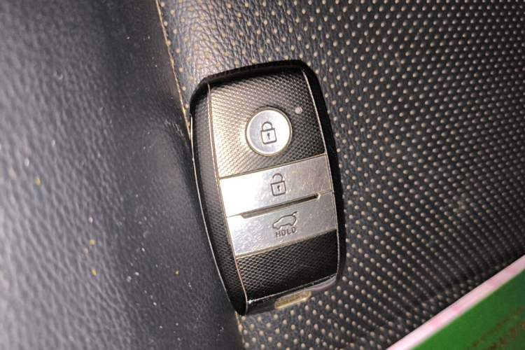 Used Kia KX3 2015 1.6L Automatic Two-Wheel Drive DLX Interior 1