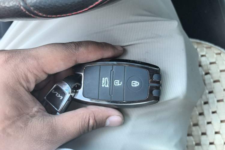 Used Kia KX3 2015 1.6L Automatic Two-Wheel Drive DLX Interior 1
