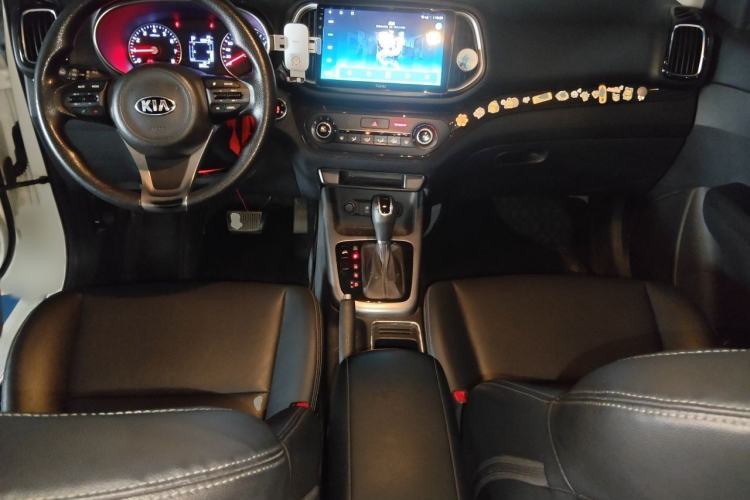Used Kia KX3 2015 1.6L Automatic Two-Wheel Drive DLX Interior 2