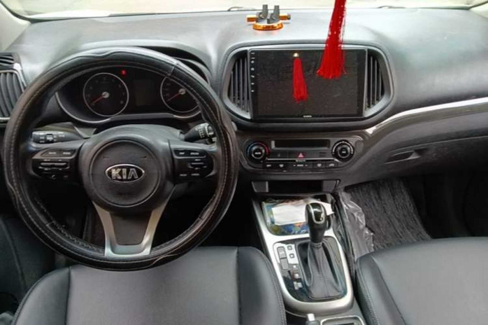 Used Kia KX3 2015 2.0L Automatic Two-Wheel Drive DLX Interior 2