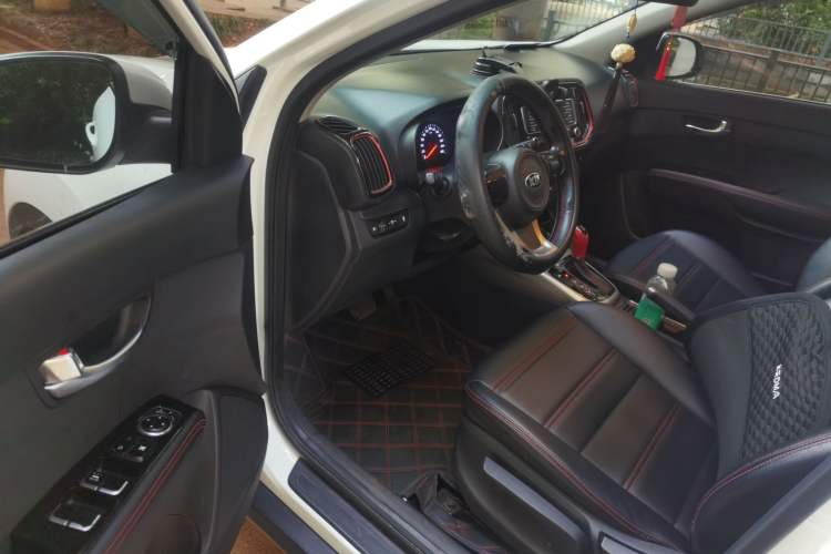 Used Kia KX3 2015 1.6T Automatic Two-Wheel Drive DLX Interior 3
