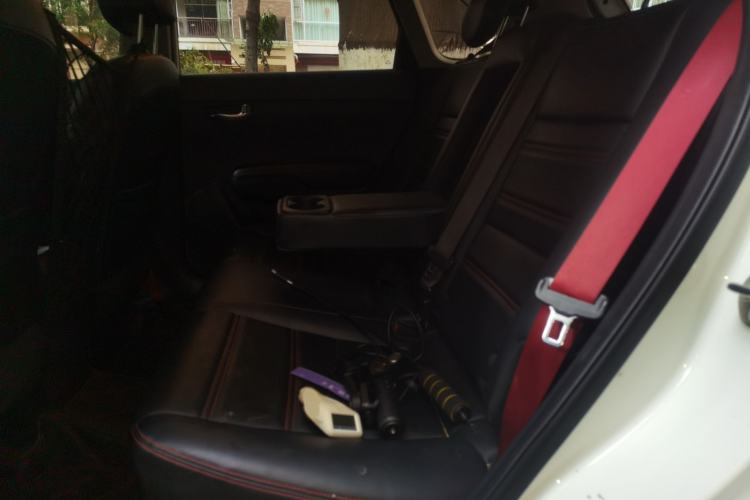 Used Kia KX3 2015 1.6T Automatic Two-Wheel Drive DLX Interior 4