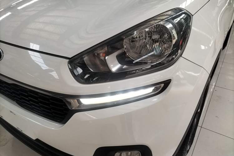 Used Kia KX3 2015 1.6L Automatic Two-Wheel Drive DLX Left Front Headlight