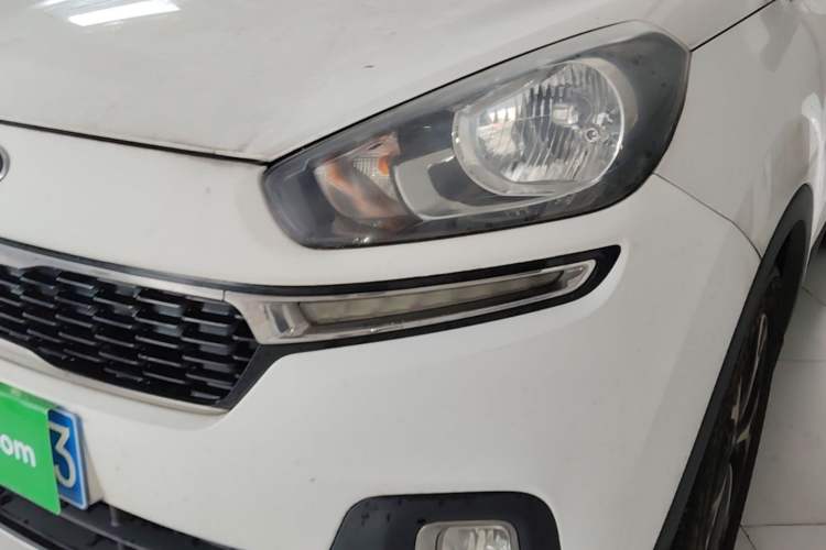 Used Kia KX3 2015 1.6L Automatic Two-Wheel Drive DLX Left Front Headlight