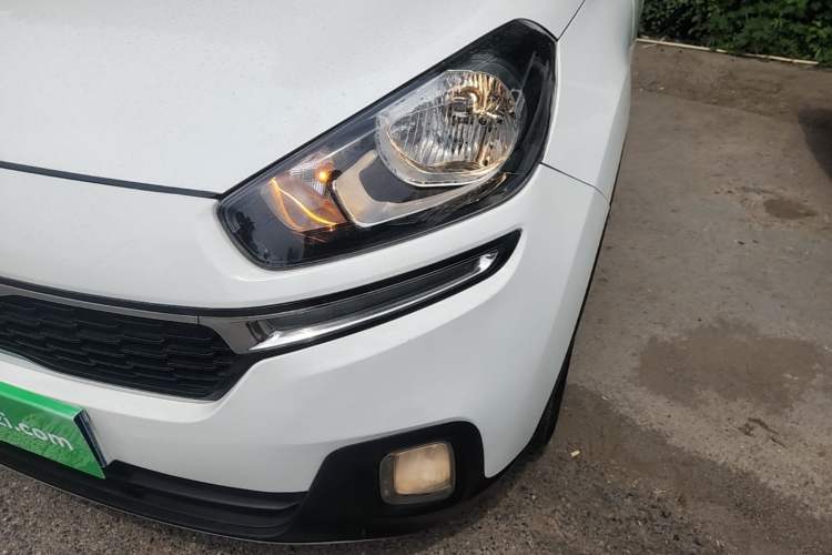 Used Kia KX3 2015 1.6L Automatic Two-Wheel Drive DLX Left Front Headlight