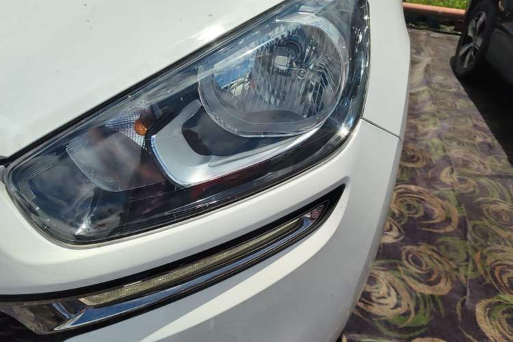 Used Kia KX3 2015 1.6L Automatic Two-Wheel Drive PRM Left Front Headlight