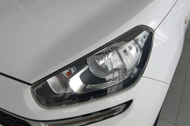 Used Kia KX3 2015 1.6L Automatic Two-Wheel Drive GLS Left Front Headlight
