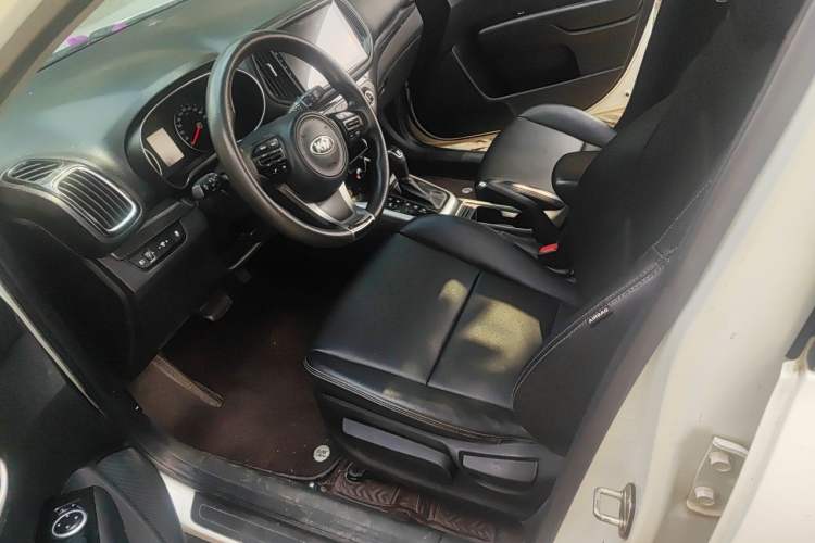 Used Kia KX3 2015 1.6L Automatic Two-Wheel Drive DLX Left Front Seat