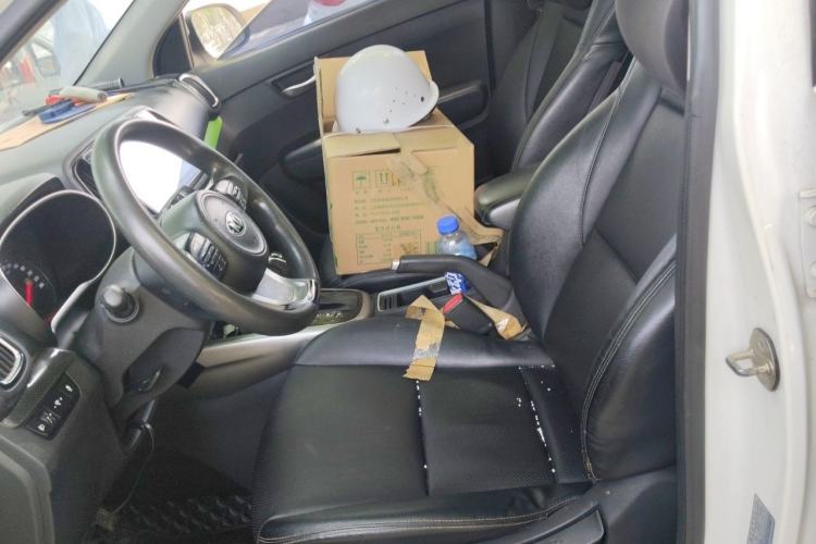 Used Kia KX3 2015 1.6L Automatic Two-Wheel Drive DLX Left Front Seat