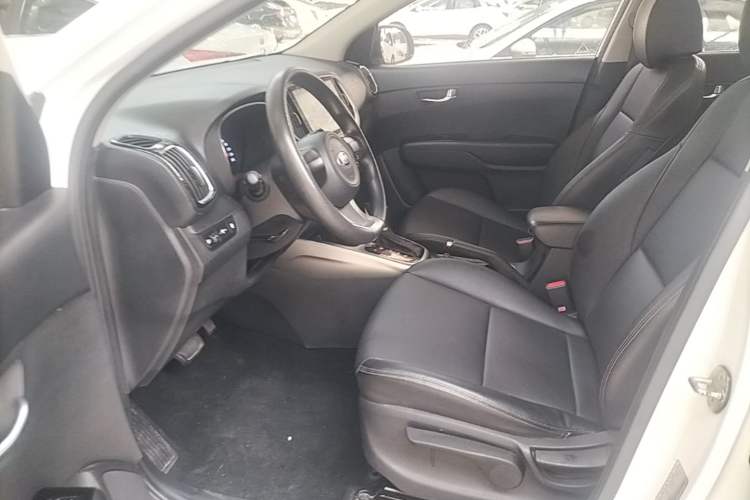 Used Kia KX3 2015 1.6L Automatic Two-Wheel Drive DLX Left Front Seat