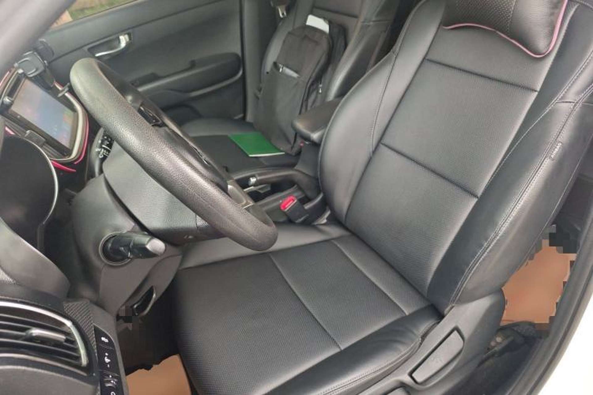 Used Kia KX3 2015 1.6L Automatic Two-Wheel Drive DLX Left Front Seat