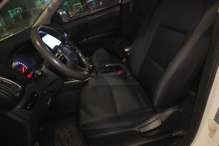 Used Kia KX3 2015 1.6L Manual Two-Wheel-Drive GLS Left Front Seat