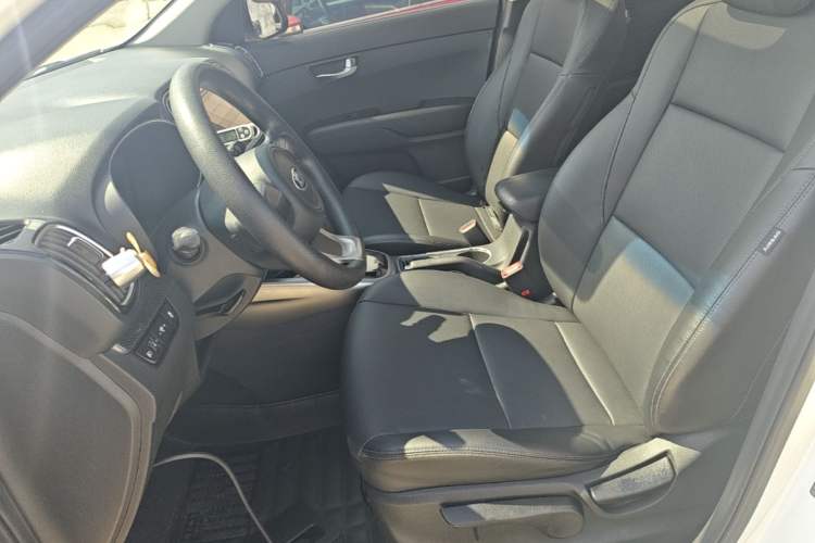 Used Kia KX3 2015 1.6L Automatic Two-Wheel Drive DLX Left Front Seat
