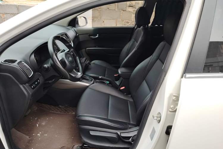 Used Kia KX3 2015 1.6L Automatic Two-Wheel Drive DLX Left Front Seat