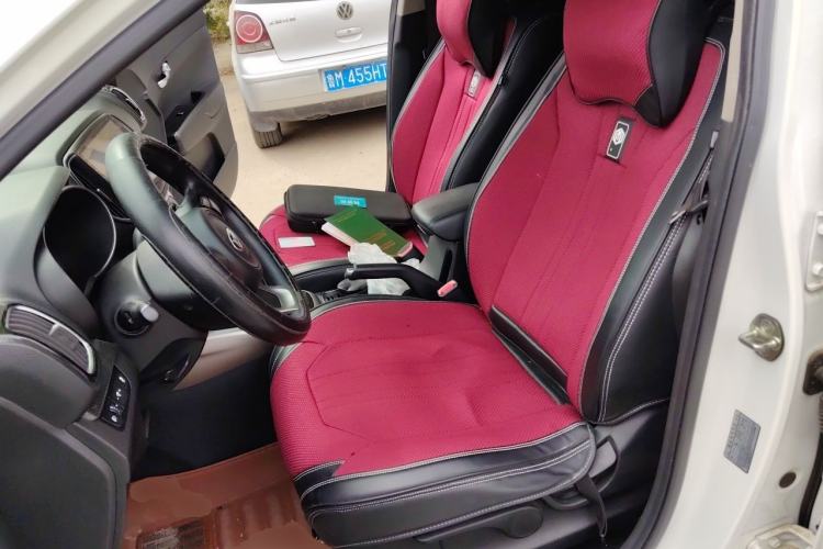 Used Kia KX3 2015 1.6L Automatic Two-Wheel Drive DLX Left Front Seat