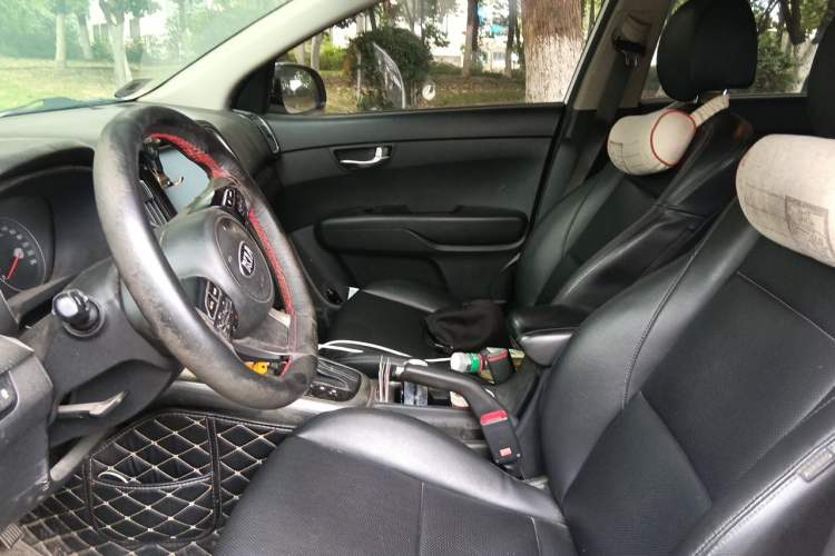 Used Kia KX3 2015 1.6L Automatic Two-Wheel Drive DLX Left Front Seat